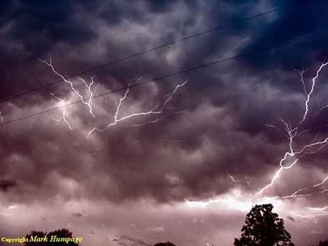 Cloud Lightning by Mark Humpage