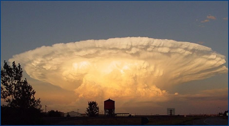 Thunderstorm forming over Lusk in Wyoming